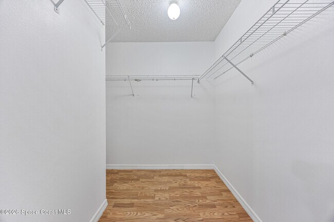 Building Photo - 6185 Degan Rd