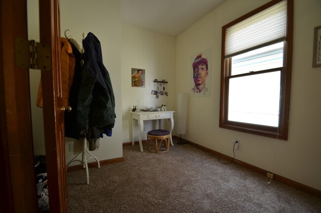 Work From Home Office - 2631 Bryant Ave So.