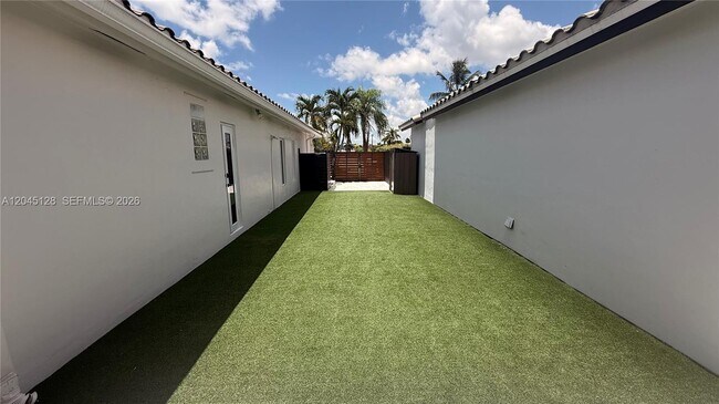 Building Photo - 14671 SW 114th Terrace
