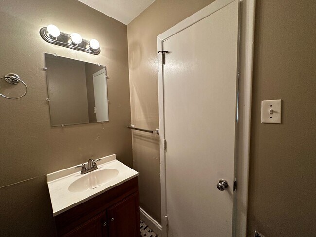 Building Photo - 1730 Atkamire Dr