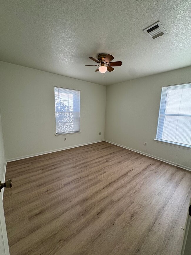 Building Photo - Charming 3-bedroom, 2-bath home offering peaceful country living on just under an acre.