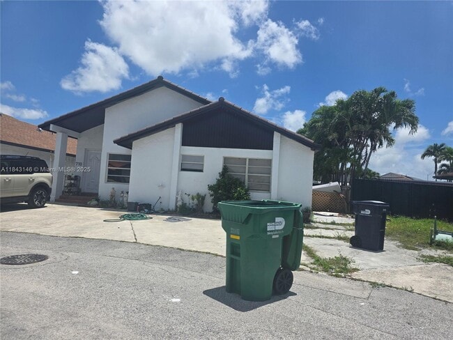 Primary Photo - 710 SW 99th Ct Cir S