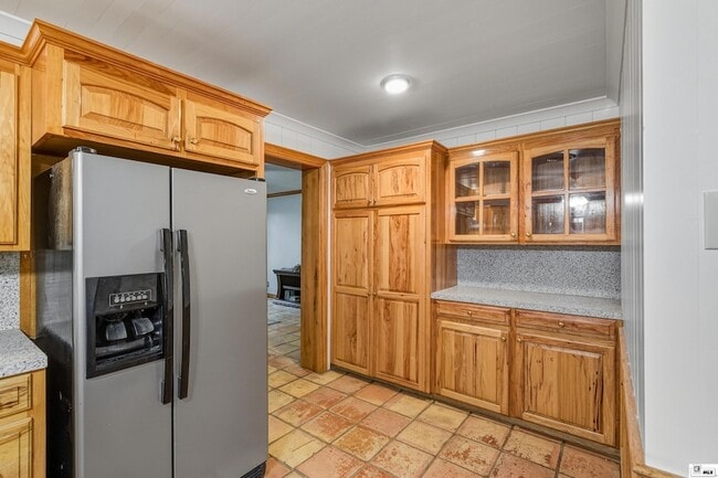 Building Photo - 1110 Hilton St