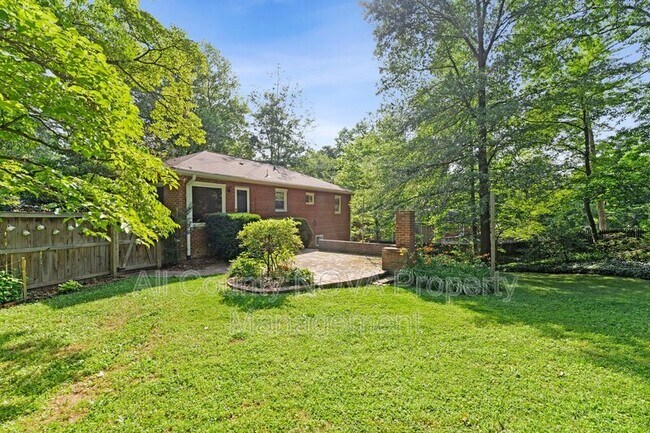 Building Photo - 3160 Ravenwood Dr