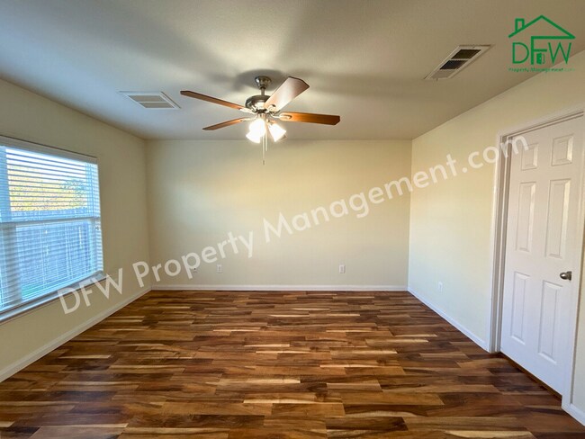 Building Photo - 10009 Iron Ridge Dr