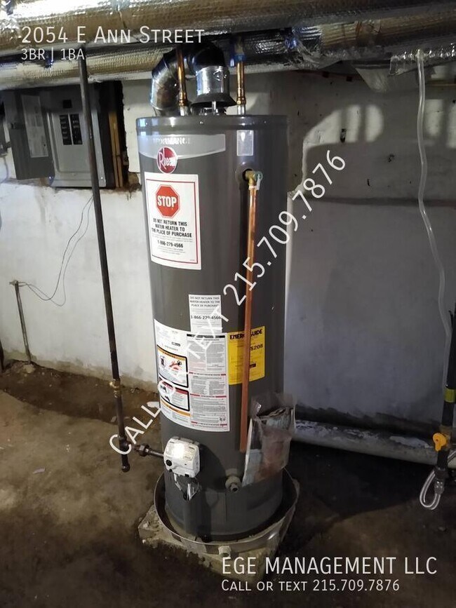 Building Photo - 2054 Ann St