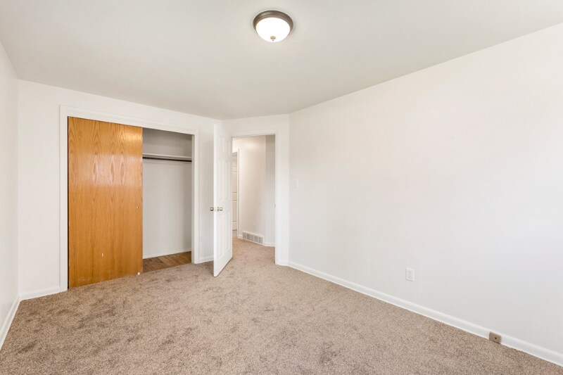 Building Photo - 1044 Briarwood Rd