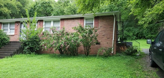 Building Photo - 297 McGavock Pk