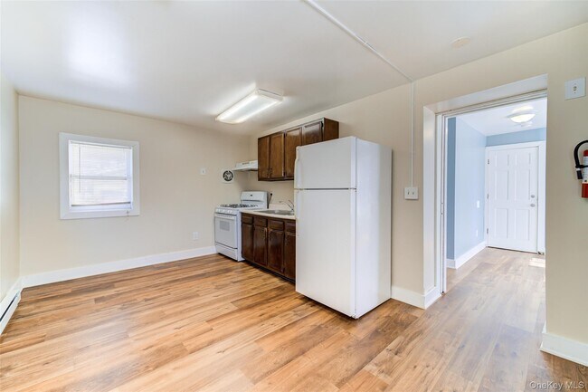 Building Photo - 82 Sprague Ave