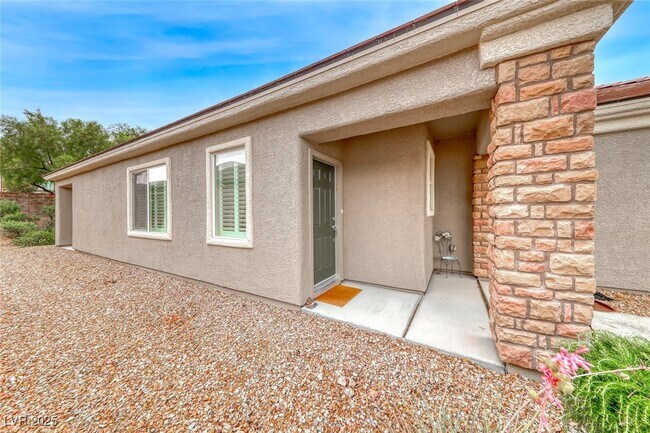 Building Photo - 2522 Darda St
