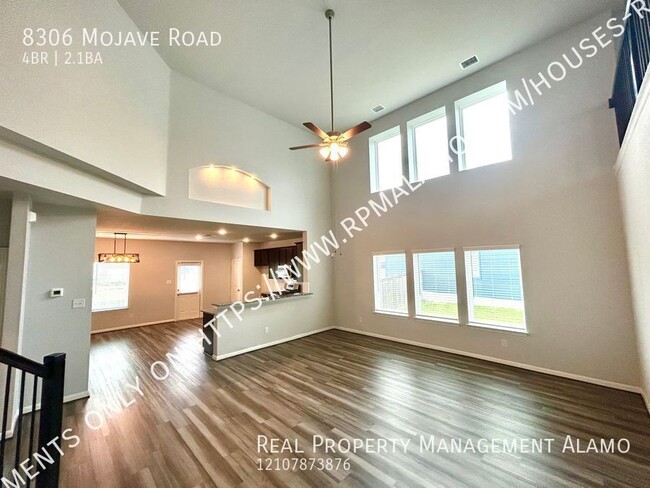 Building Photo - Amazing Two-Story 4 Bedroom / 2.5 Bath Hom...