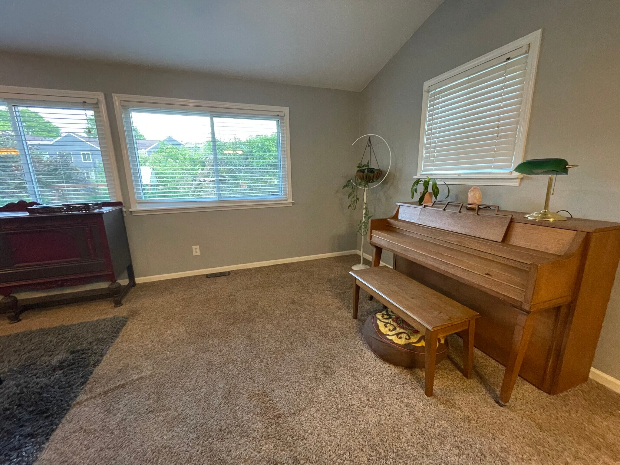 Building Photo - 2863 Foster Ave