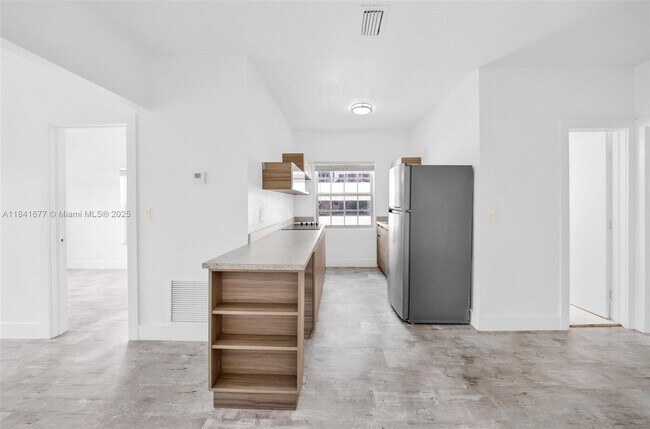 Building Photo - 130 Antiquera Ave