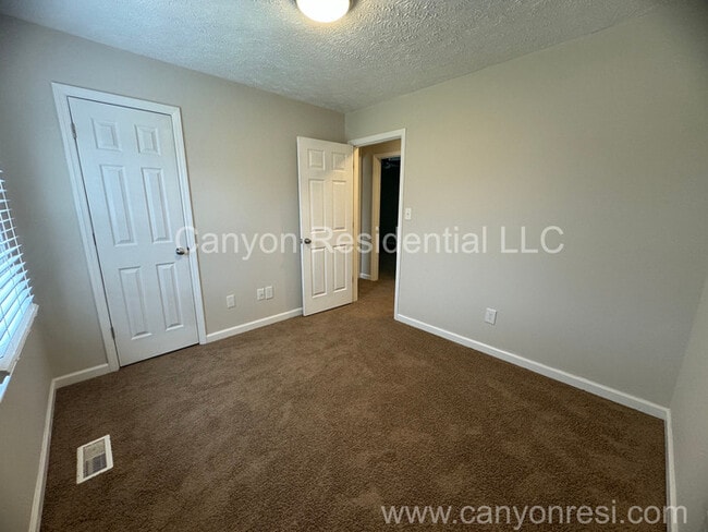 Building Photo - 6615 Burgenfield Dr