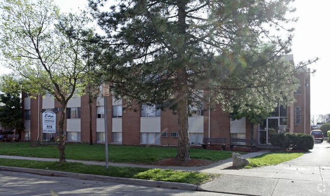 Primary Photo - 3620 Washington Ave