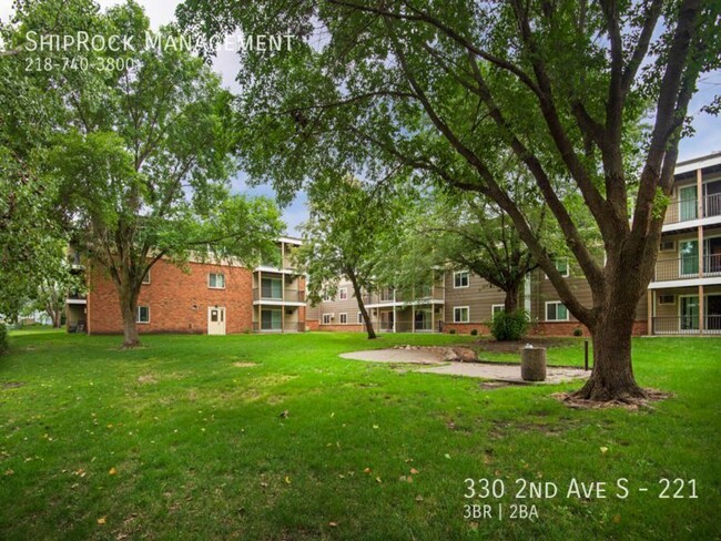 Building Photo - Waite Park Crossing- 330 - 221