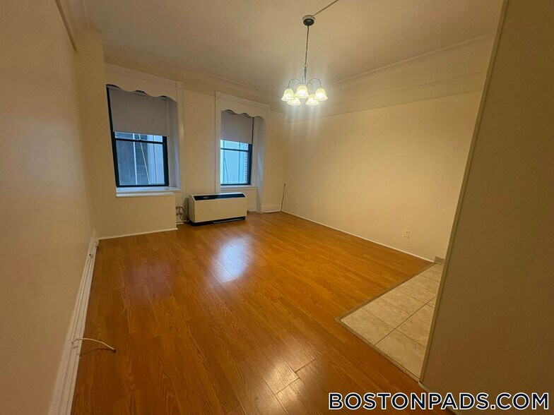 Building Photo - 62 Boylston St