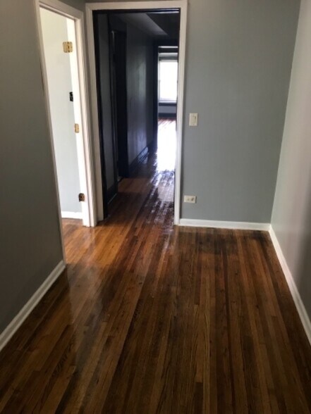 Building Photo - 7116 S Harvard Ave