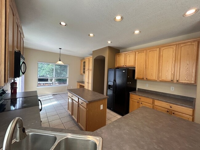 Building Photo - A Gem in Highlands Ranch
