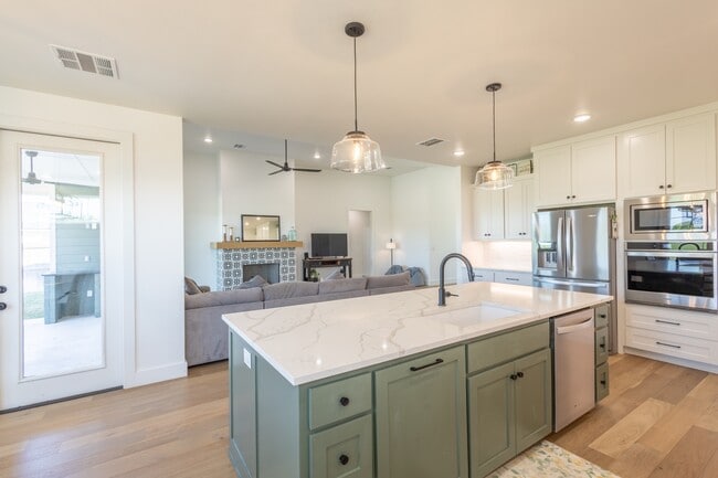 Building Photo - 4324 Cedar Creek Rd