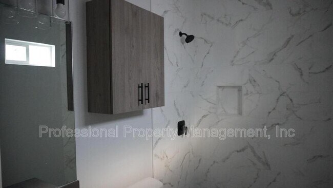 Building Photo - 2813 Bravo Rd