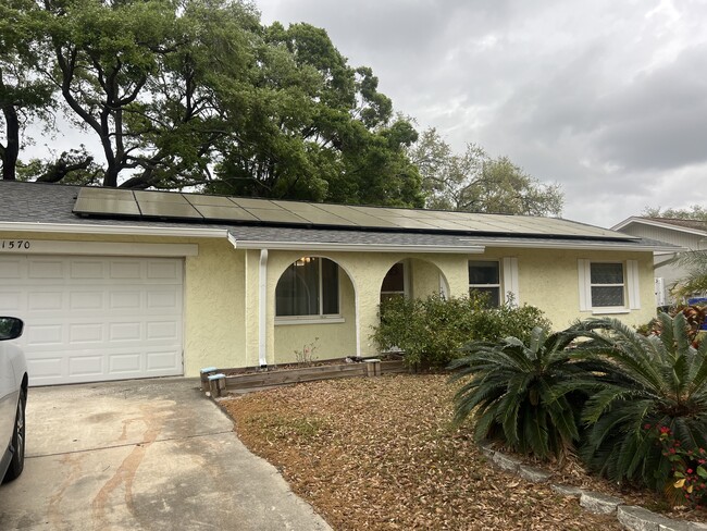 Building Photo - 1570 Greenwood Dr
