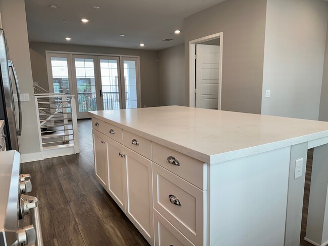 Building Photo - Cessna Lane