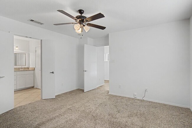 Building Photo - 10925 Caldwell Ln