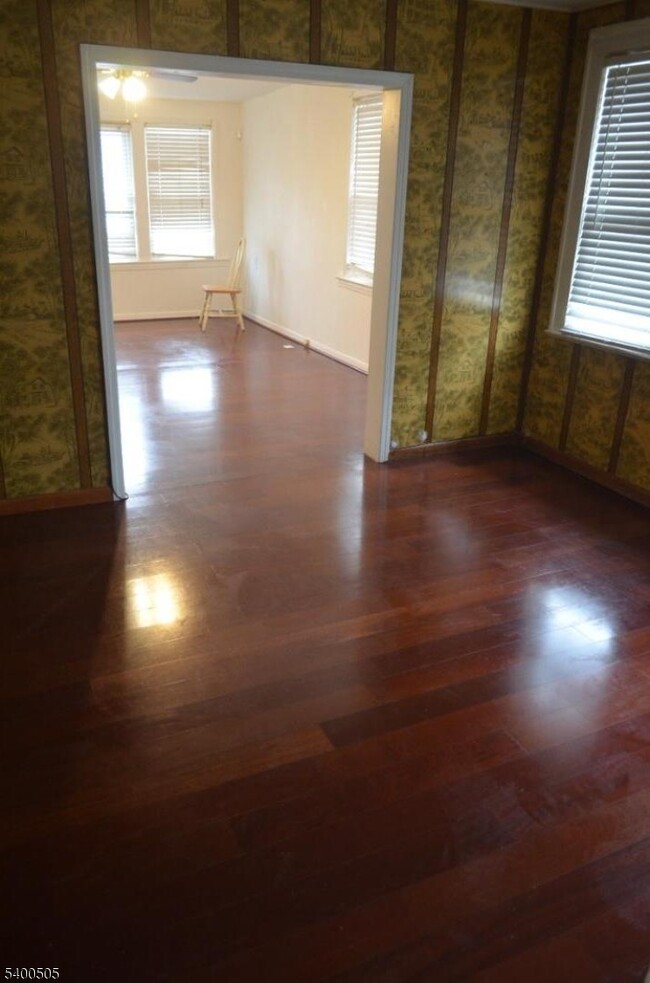 Building Photo - 14 Fremont St