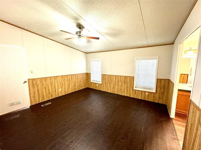 Building Photo - 31530 Bryan St