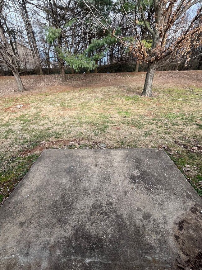 Building Photo - 199 E Heights Ave