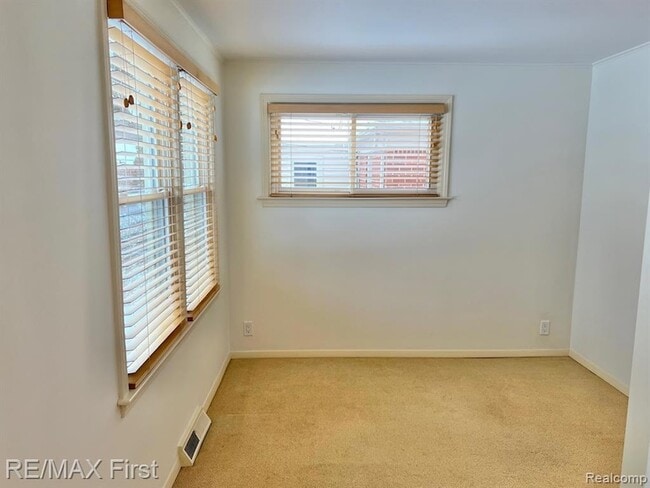 Building Photo - 4516 Robinwood Ave