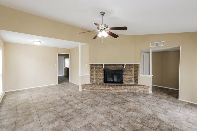 Building Photo - 3809 Hunters Trail