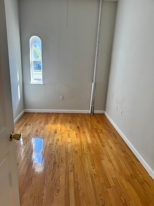 Building Photo - 1189 Commonwealth Ave