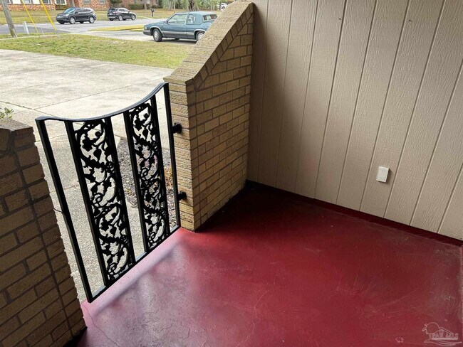 Building Photo - 5941 Leesway Blvd