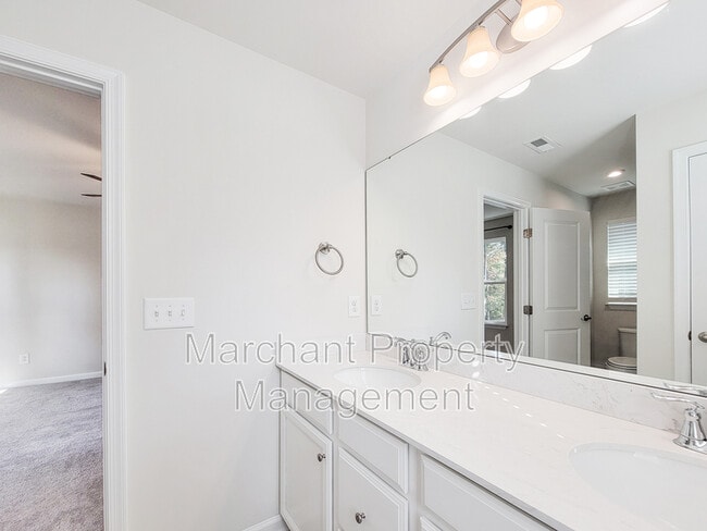Building Photo - 111 Marthawood Ln
