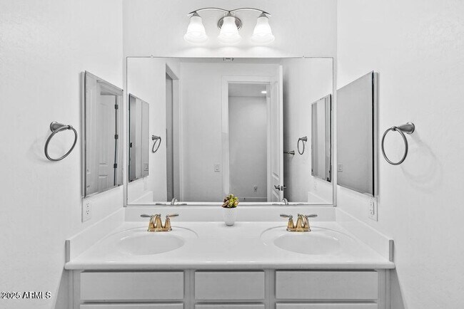 Building Photo - 40990 W Agave Rd