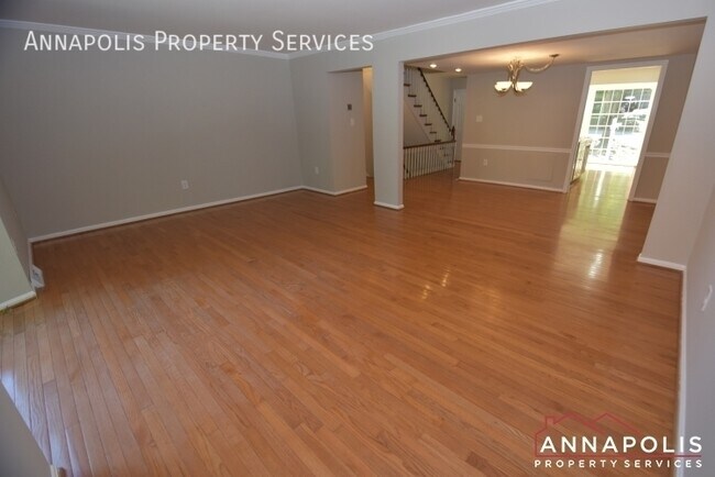 Building Photo - 1650 Albermarle Dr