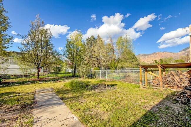 Building Photo - Monroe Park