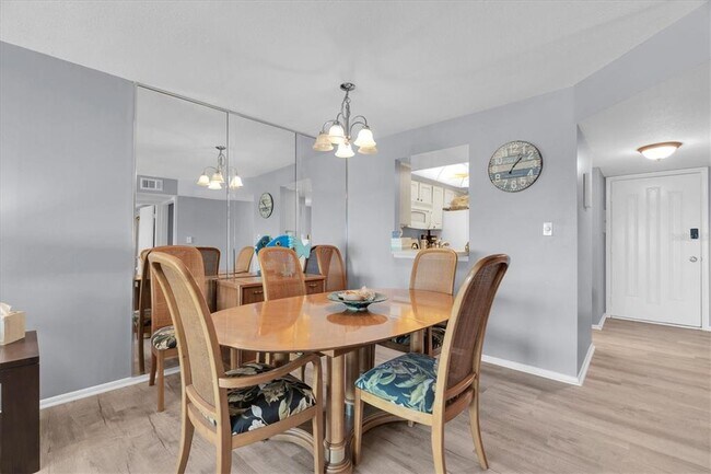 Building Photo - 175 116th Ave