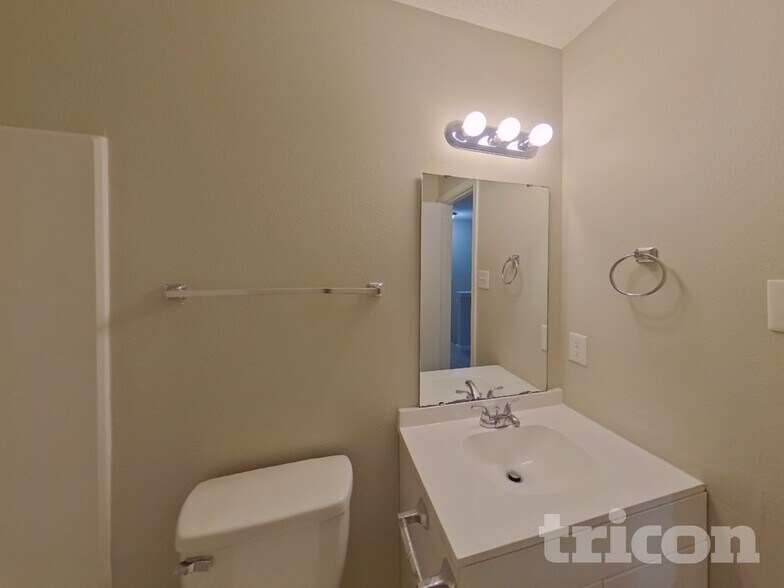 Building Photo - 12341 Stowe Acres Dr