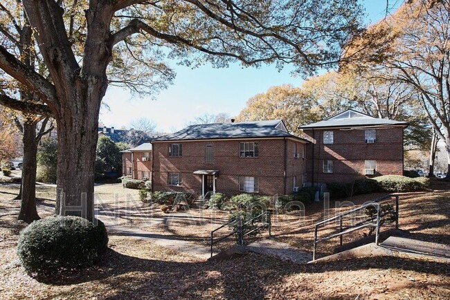 Primary Photo - 1347 Briarwood Dr NE