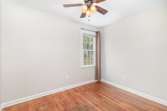 Building Photo - 2 Bed / 1 Bath House - Downtown Historic S...