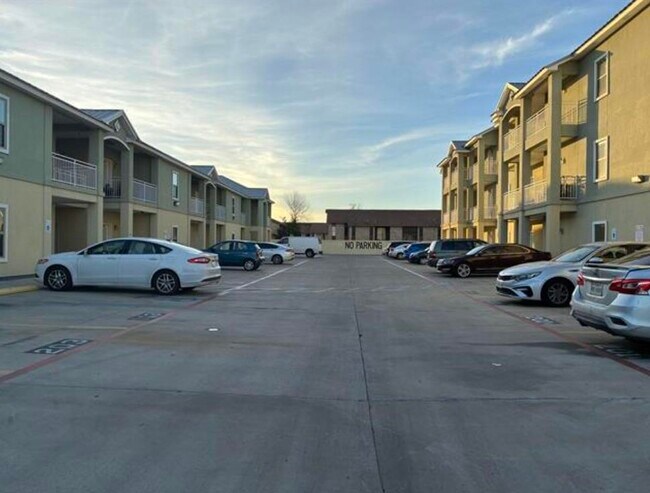 Building Photo - 5402 Marcella Ave