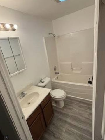 1st floor full bathroom - 919 Yeoman Street