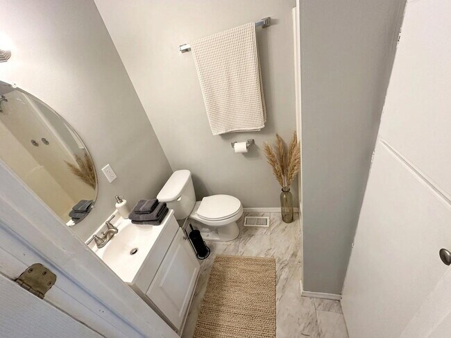 Building Photo - Vintage Charm Meets Modern Hosting: The Ultimate 4-Bedroom meets modern.