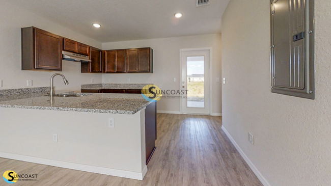 Building Photo - Move-in Ready! Gorgeous 1 Bed End Unit Apt...