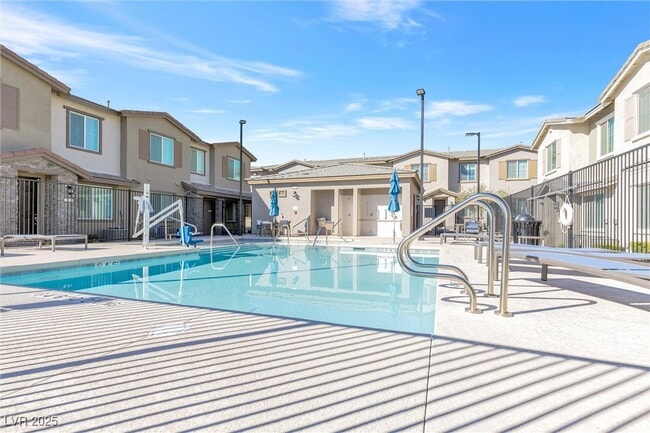 Building Photo - 5730 Sky Pointe Dr