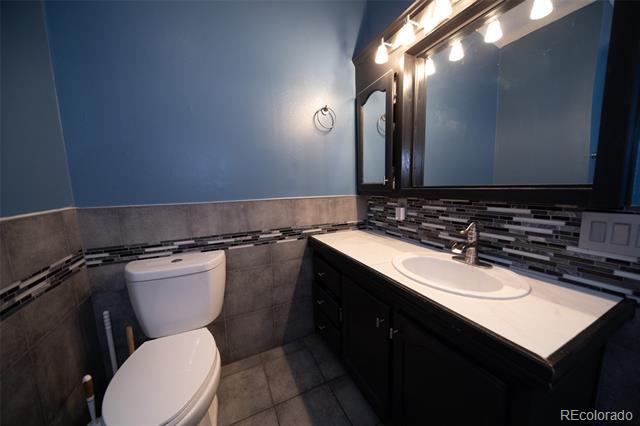 Building Photo - 5774 Clay St