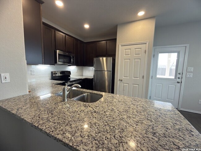 Building Photo - 5611 Rio Cyn